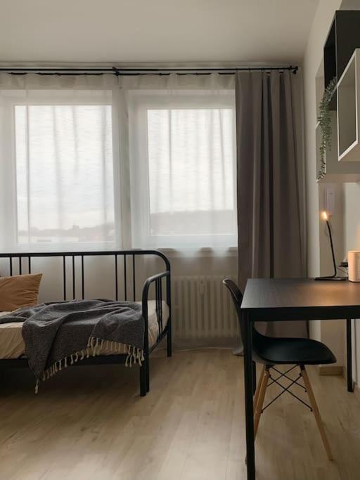Modern Apartment *